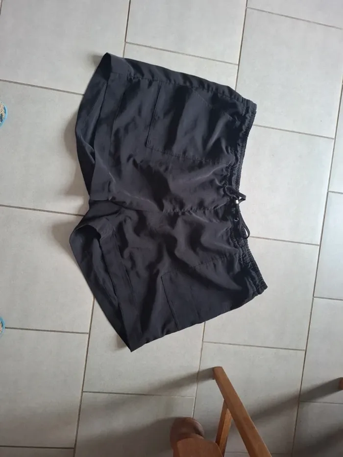 Short noir 54