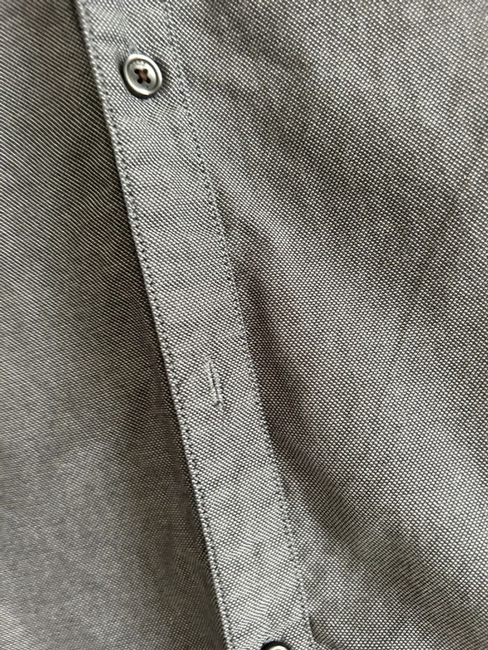 Jolie chemise grise - photo numéro 3