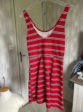 Robe très courte taille 38 marque h&m