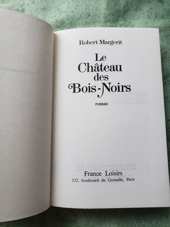 Livre le château des bois-noirs