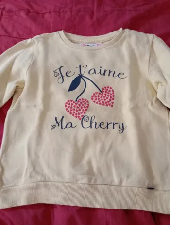 Sweath (je t aime ma cherry)taille 5 ans (339)