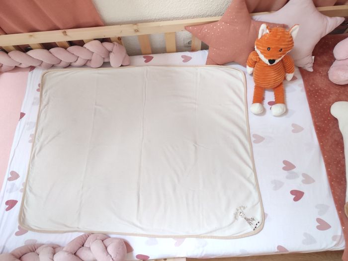 Couverture bébé Sophie la girafe - Très bon état - Beige et crème.