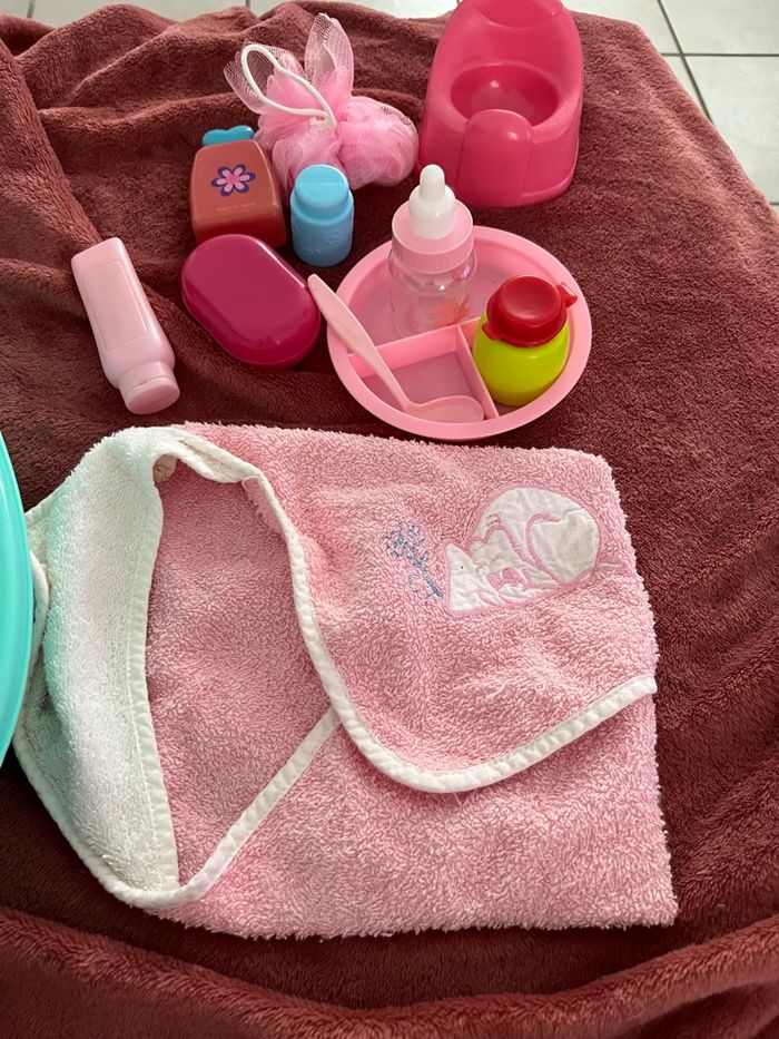 Poupon et ses accessoires - photo numéro 3