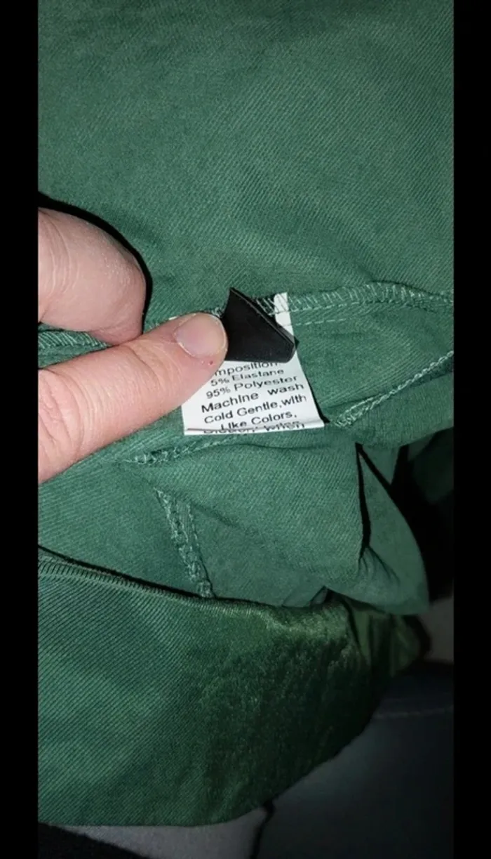 Veste verte Shein taille 1XL. Porté ouvert.
Neuve jamais portée - photo numéro 4