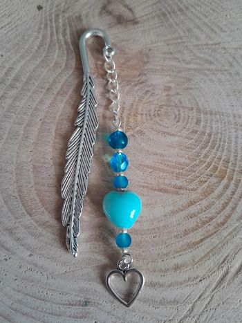 Marque page plume coeur