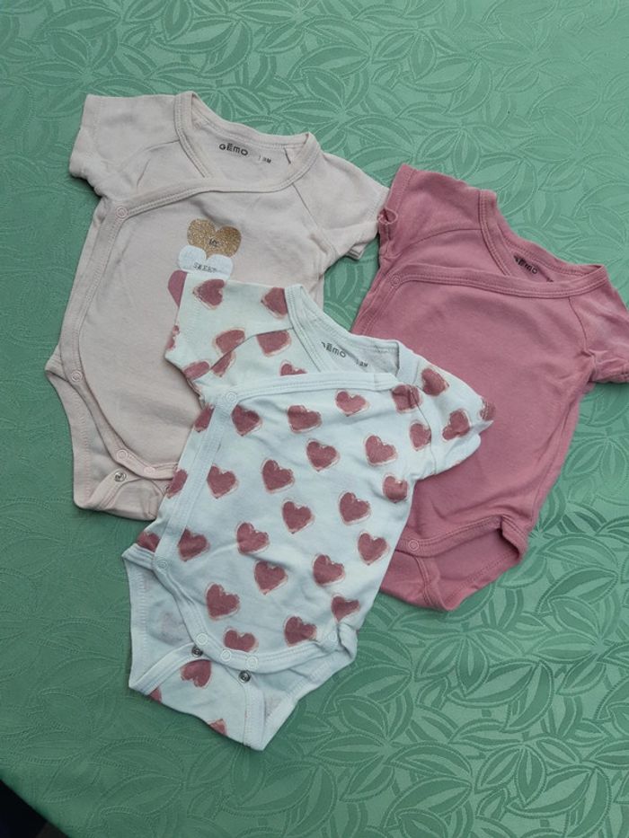Lot de 3 bodies fille taille 3 mois
