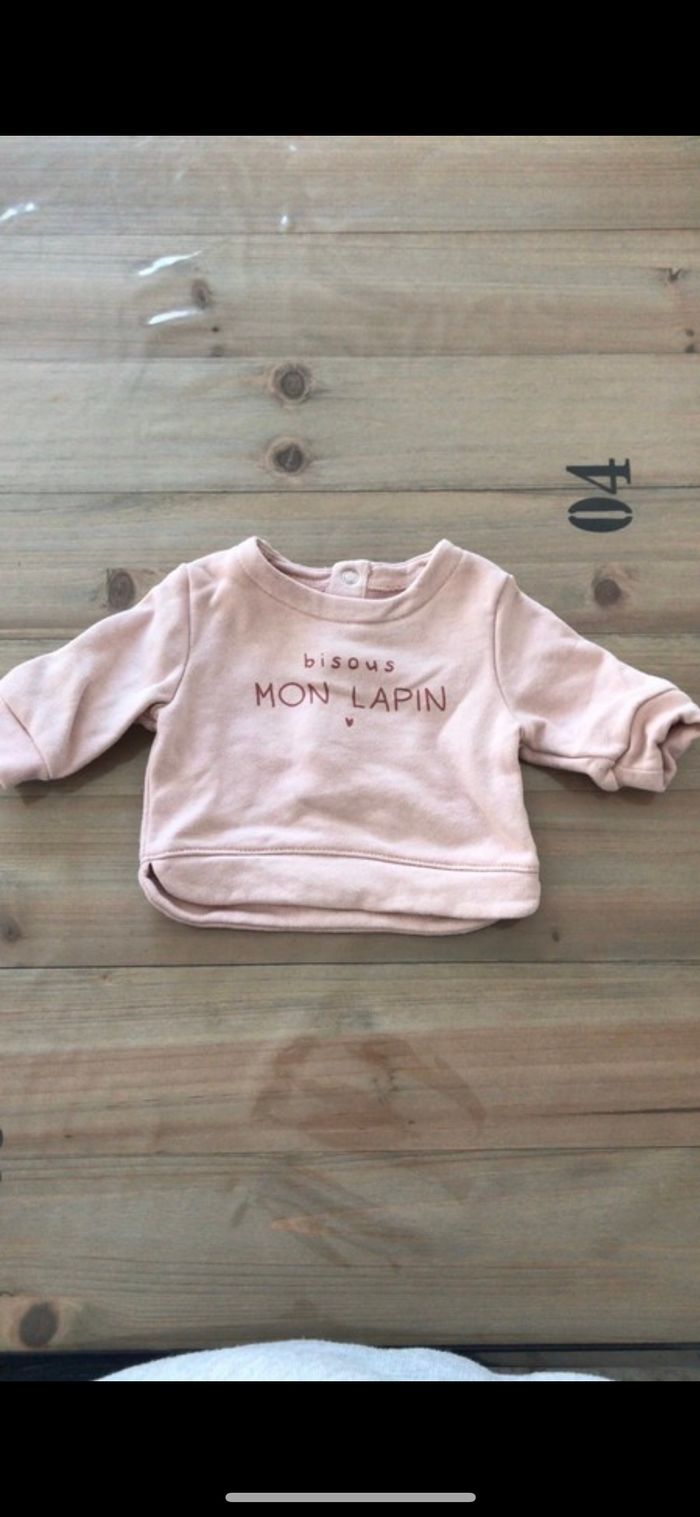 Sweat Kiabi 1 mois rose