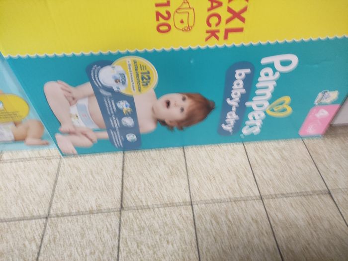 120 couches pampers  taille 4 neuves emballées valeur 62€ cédées le tout 25€ - photo numéro 2
