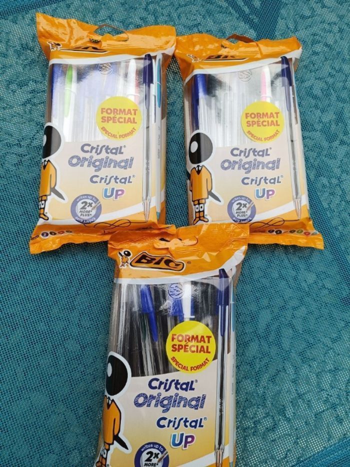 Lot de 3 paquets de 27 stylos cristal bic