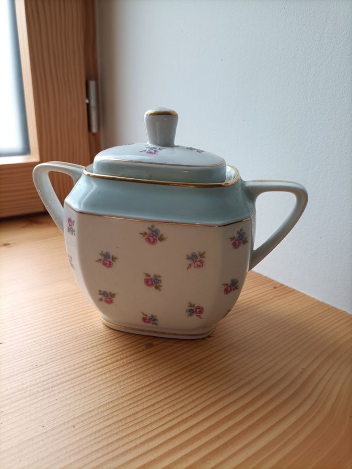 Sucrier pot porcelaine de Limoges vintage blanc bleu motif fleurs doré bon état