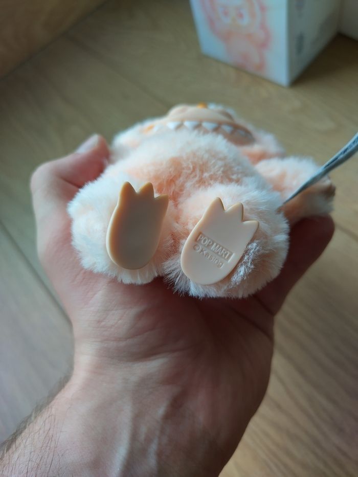 Popmart - Labubu big into energy - "Happiness" - photo numéro 5