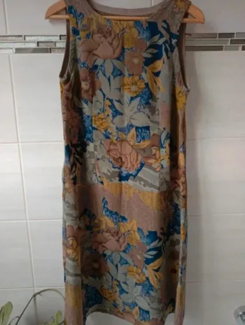 Superbe robe à fleurs, taille légèrement basse, t.S
