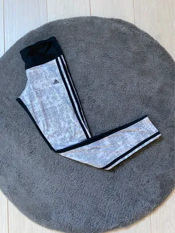 Legging Adidas imprimé graphique – Taille XS – Rare & stylé