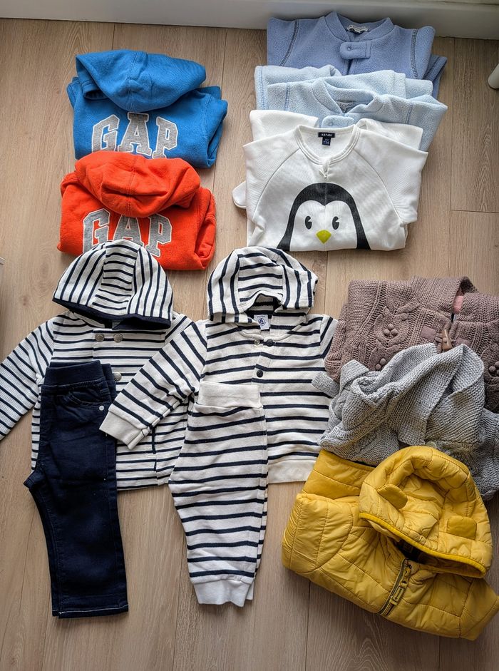 👕 Lot de 12 vêtements automne/hiver garçon de marque - 12 mois - photo numéro 3