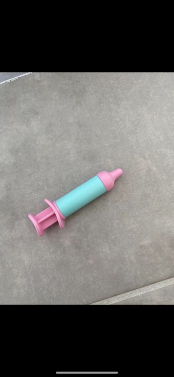 Jouet seringue docteur