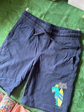 Short marine 7 ans garçon neuf C&A