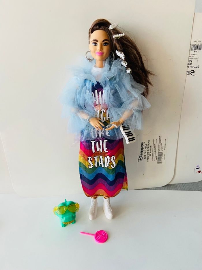 Poupée Barbie extra