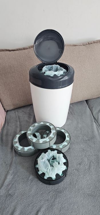 Poubelle a couche Sangenic simplee avec  5 recharge
