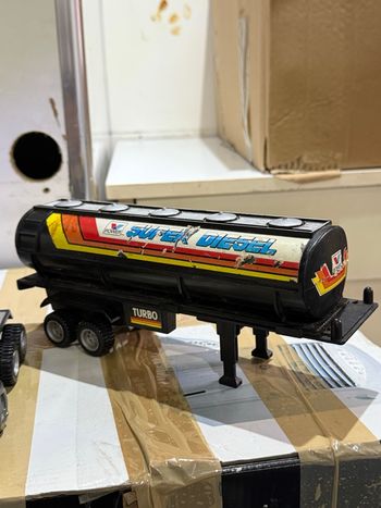 Jouet camion et remorque vintage