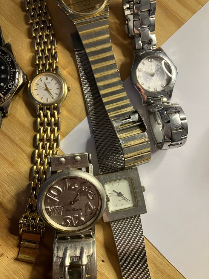 Lot de montres quartz vintage à réparer - photo numéro 4