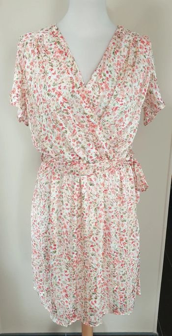 Robe fleurie avec ceinture Taille M/L