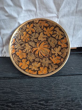 plat ou coupe en laiton