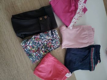 Lot affaires 6 mois en très bon état