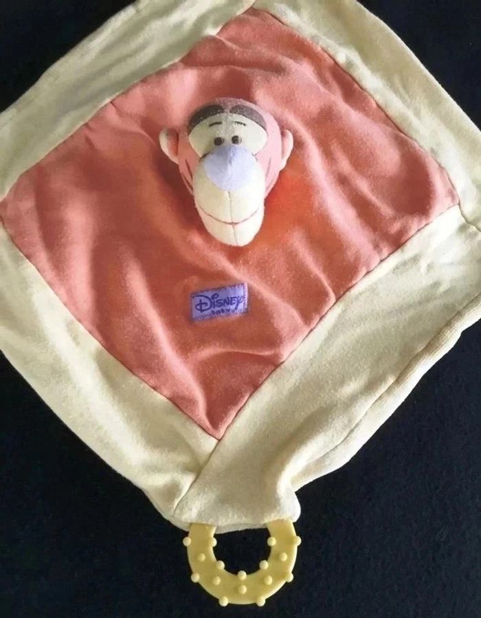 DOUDOU CARRE PLAT TIGROU - ANNEAU DENTITION / DISNEY - photo numéro 2