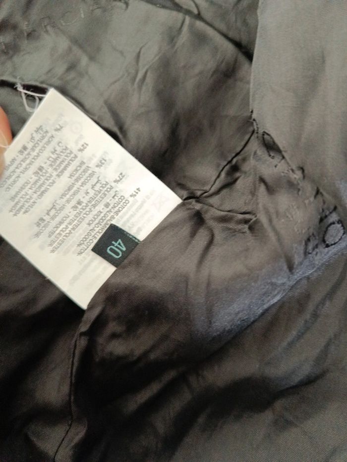 Taille 40 ( attention taille petit)
Veste zippée Marciano Guess - photo numéro 4