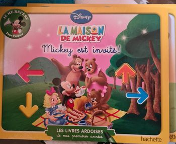 Livre ardoise mickey est invité