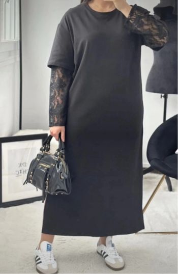 Robe manches dentelle
