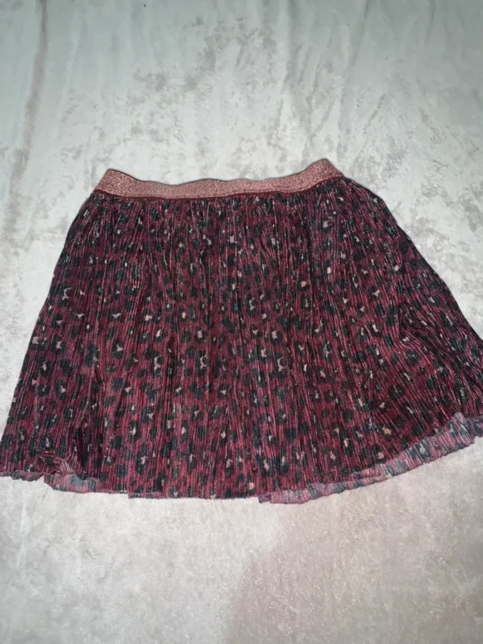 Jupe plissée enfant à motifs léopard rose et noir