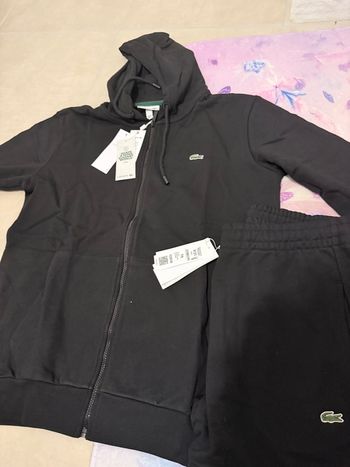 Survetement lacoste noir neuf