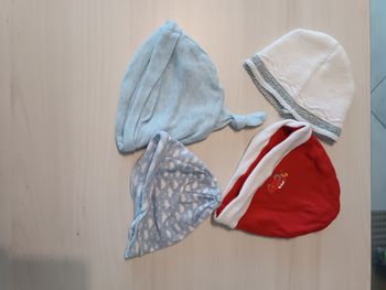 Lot de bonnets naissance