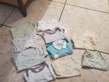 Lot de 10 bodies 3 mois