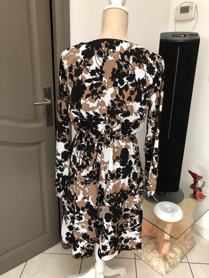 Superbe robe chic Lillie rose taille 38/40 nickel - photo numéro 4