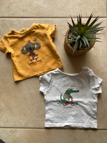 Lot de 2 t-shirts garçon taille 1 mois
