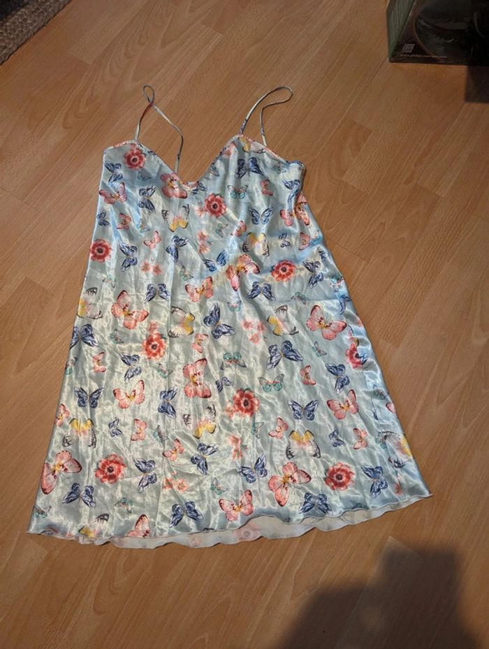 Nuisette motif papillons