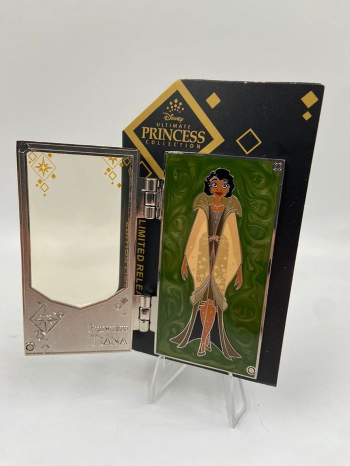 Pin’s Broche à charnière Tiana Disney Designer Collection Princess Édition Limitée - photo numéro 2