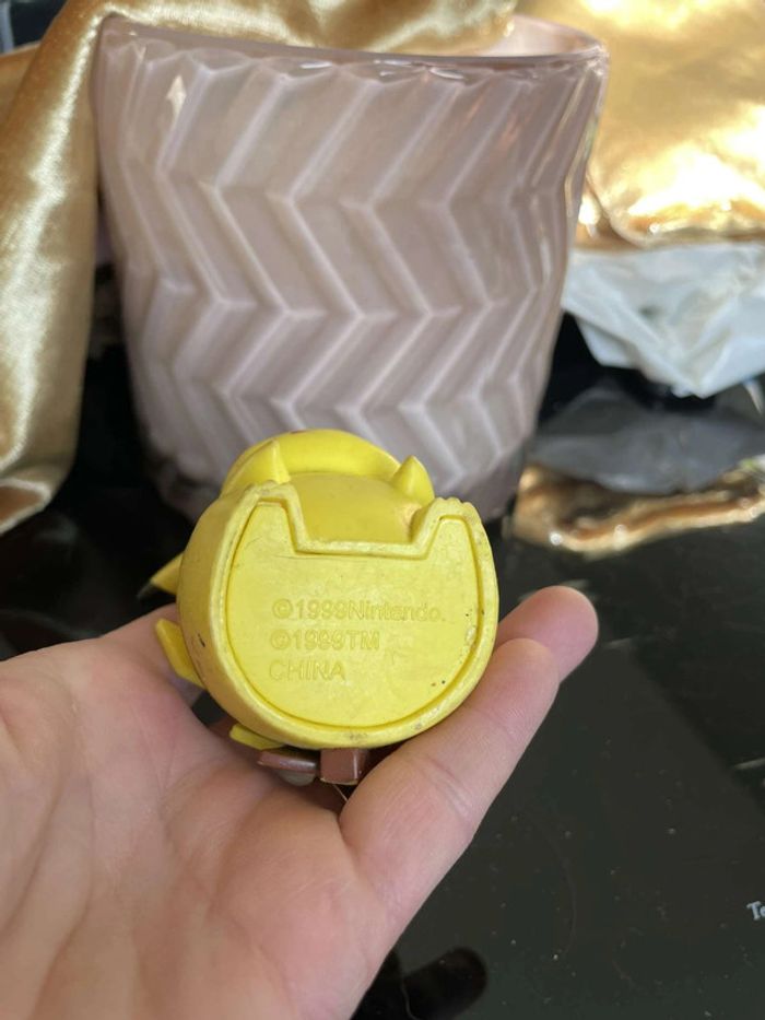 Figurine Porte-clés Vintage Pikachu Pokémon 1999 - photo numéro 6