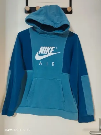 Sweat à capuche Nike taille 147/158 cm