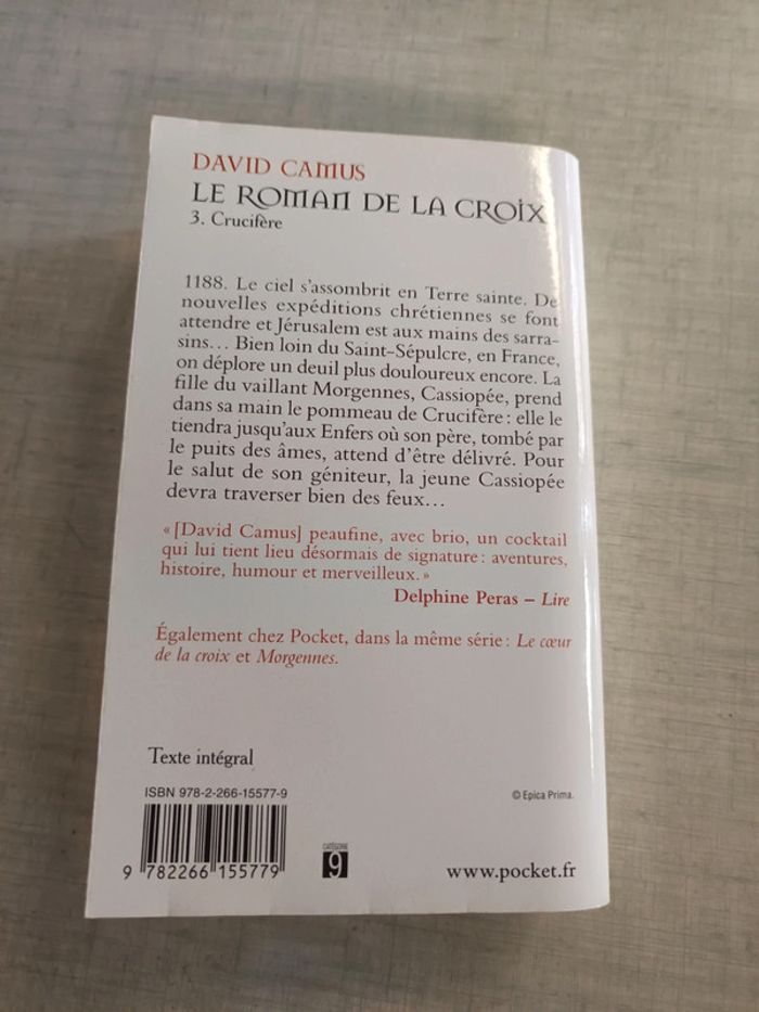 Livre le roman de la croix crucifère - photo numéro 2