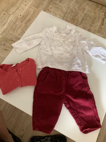 Ensemble, trois pièces de différentes marques