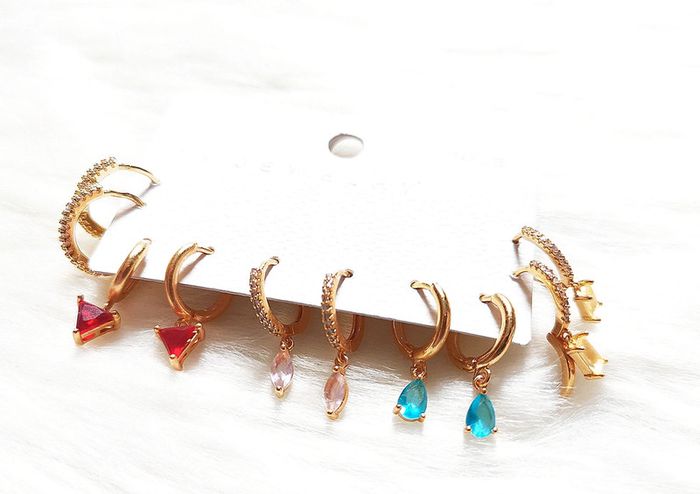 Lot de 5 paires de petites boucles d'oreilles dorées 🖤