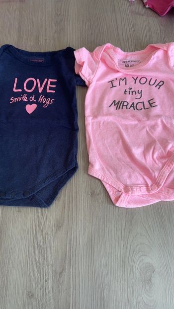 Lot de 2 bodies In extenso en 18 mois