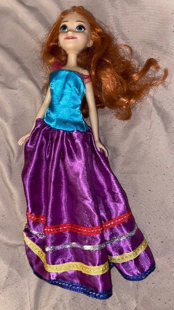 Anna soeur de la reine des neiges disney