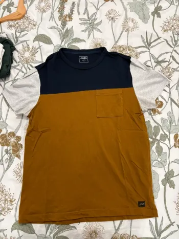Tee shirt tricolor