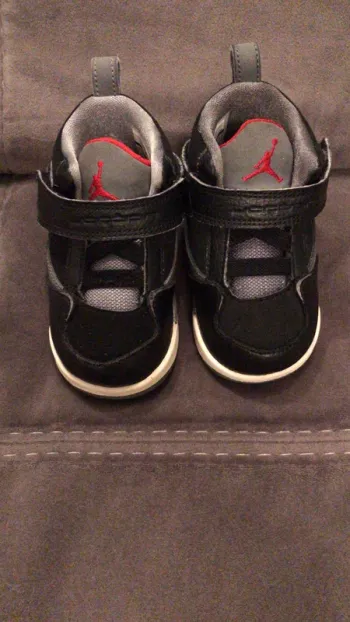 Jordan grises et noires