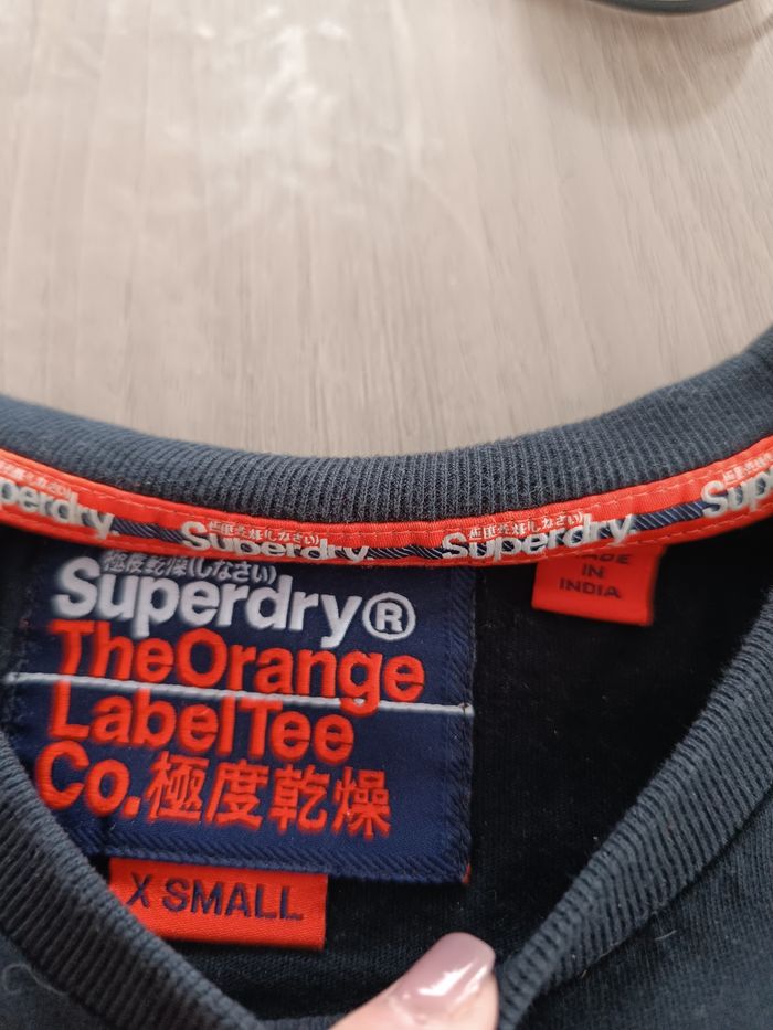 Tee shirt Super dry taille X S - photo numéro 3