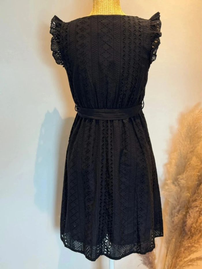 Élégante robe noire en broderie anglaise T38/40 - photo numéro 4